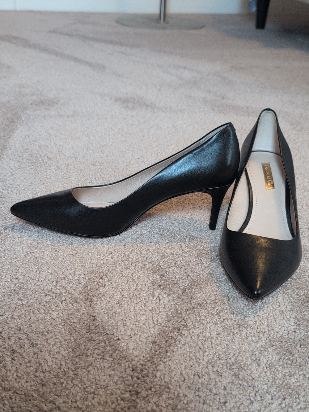 NEW Louise Et Cie Classic Black Pumps (7.5)